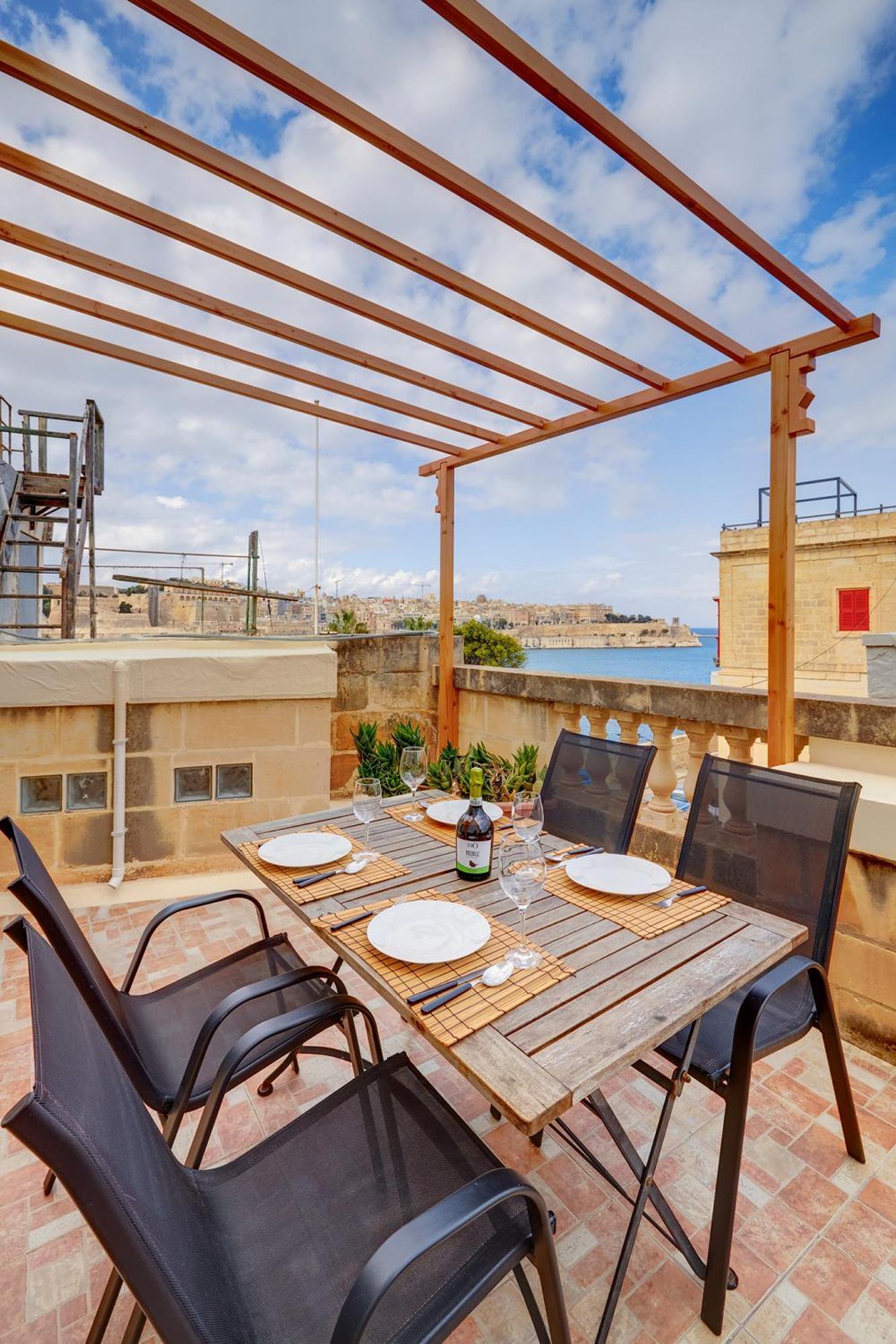 Traditional Maltese Townhouse, Roof Terrace And Views Senglea Exterior foto